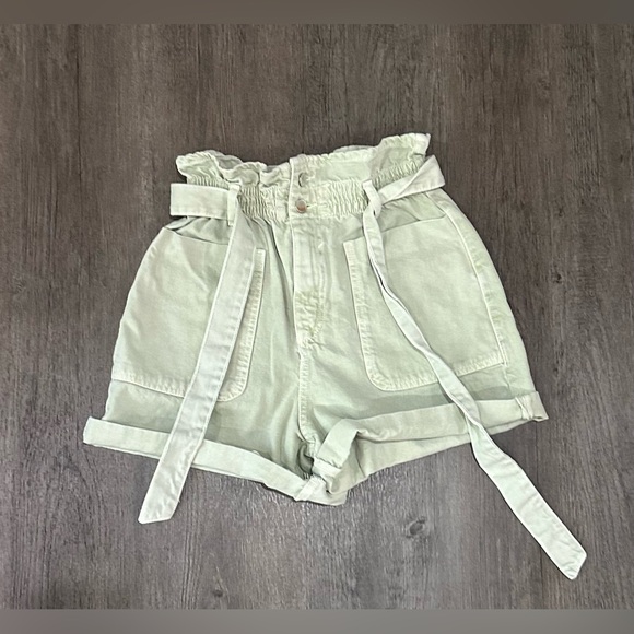 Zara Paper Bag Shorts - Picture 2 of 4